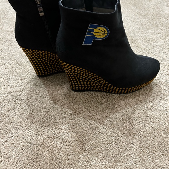 Official NBA Indiana Pacers “The Rookie” booties. Size 8- only worn once. - Picture 7 of 11